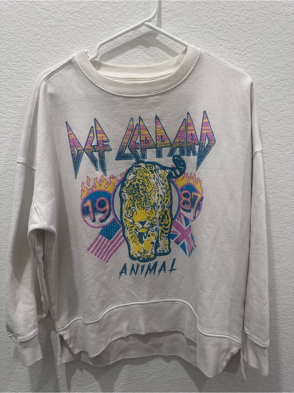 Def‎ Leppard Animal 1987 Graphic Sweatshirt Cream Rock Band Pullover Medium